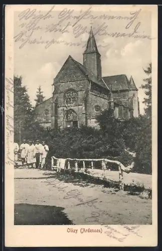 AK Olizy /Ardennes, Église avec groupe de personnes devant
