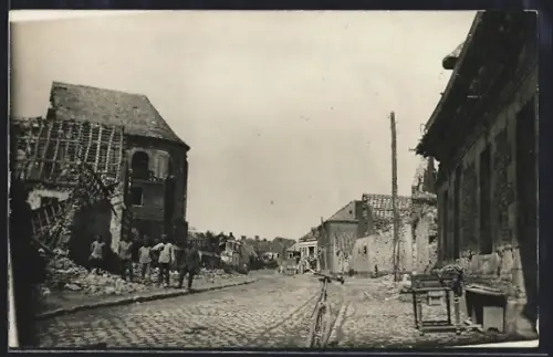 AK Ribeaucourt, Rue en ruines après la guerre 14-18