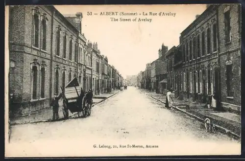 AK Albert /Somme, La Rue d`Aveluy avec charrette et passants