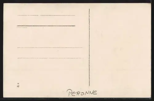 AK Péronne, Vue de la place centrale avec bâtiments endommagés