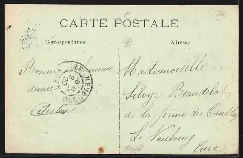 AK Péronne, Quartier St Sauveur, vue de la rue animée avec passants et calèche