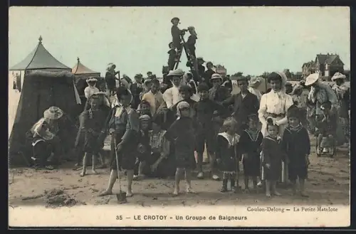 AK Le Crotoy, Un groupe de baigneurs sur la plage