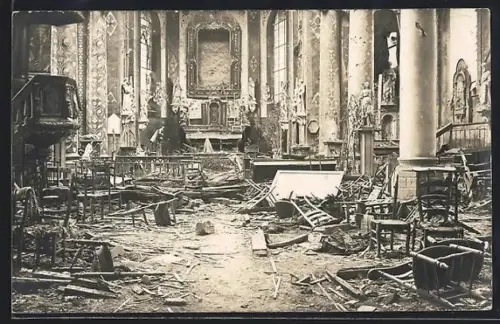 AK Miraumont, Intérieur de l`église après le bombardement de 1916