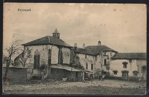 AK Fricourt, Vue de l`église et des bâtiments adjacents
