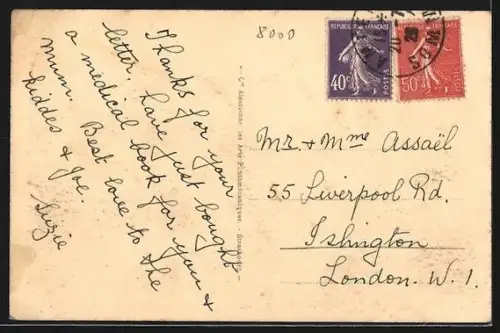 AK Amiens, Rue des Majots animée avec passants et charrette