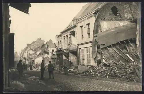 Foto-AK Péronne, Maisons détruites pendant la Bataille de la Somme 1916