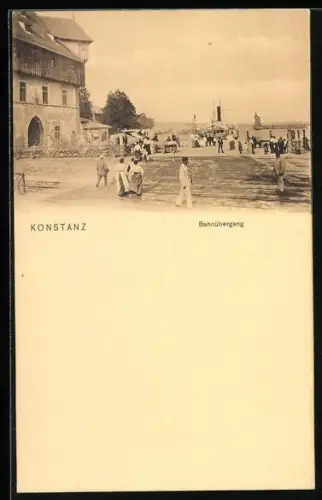 AK Konstanz, Bahnübergang mit Passanten