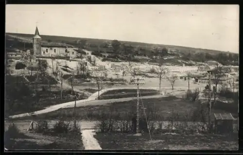 Foto-AK Flabas, Vue du village et des ruines environnantes