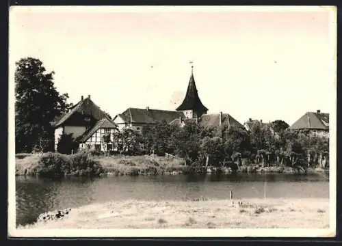 AK Ahlden, Kirche und Fachwerkhaus am Fluss