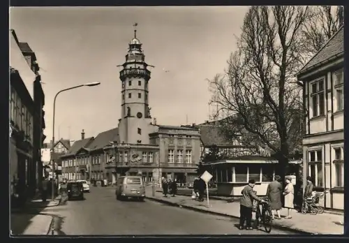 AK Salzwedel, Strasse der Jugend mit Rathausturm