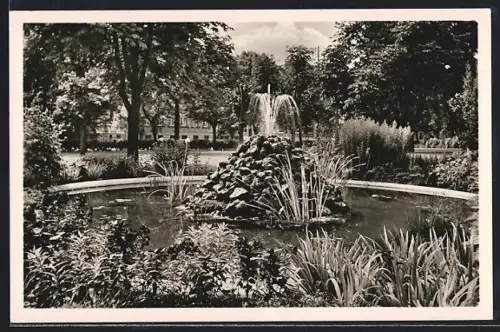 AK Tuttlingen, Stadtgarten mit Fontaine