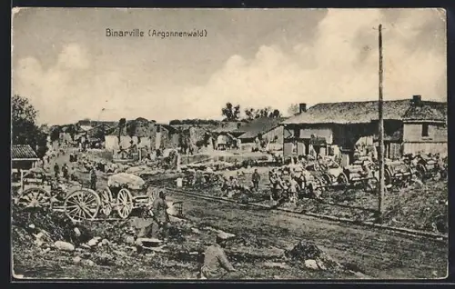 AK Binarville, Vue du village avec activité militaire et chariots en Argonne