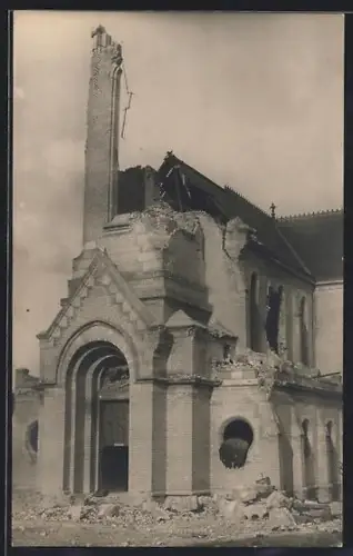 AK Pont-Faverger, Église en ruines après un bombardement