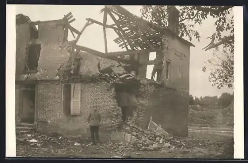 AK Binarville, Maison détruite après la guerre dans les environs d`Argonne