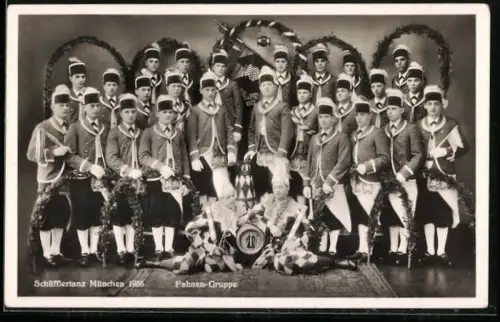 AK München, Fahnengruppe, Schäfflertanz 1935