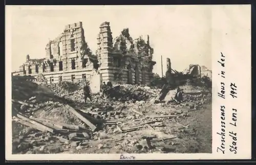 Foto-AK Lens, Une Maison détruite