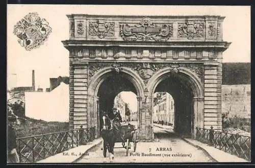 AK Arras, Porte Baudimont, vue extérieure