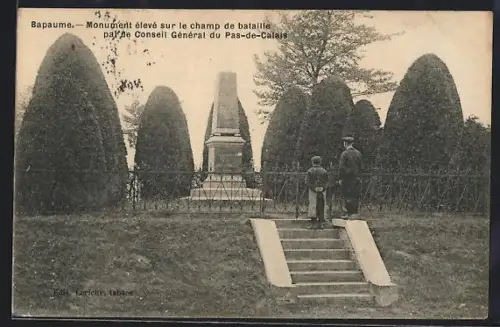 AK Bapaume, Monument élévé sur le champ de btaille par le Conseil Général du Pas-de-Calais