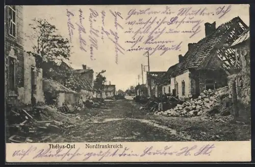 AK Thélus, Rue en ruines après des destructions majeures