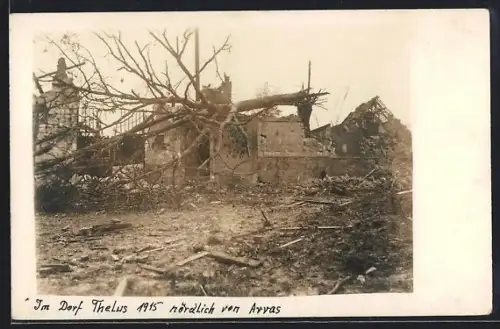 Foto-AK Thélus, Ruines du village après la guerre, nord d`Arras