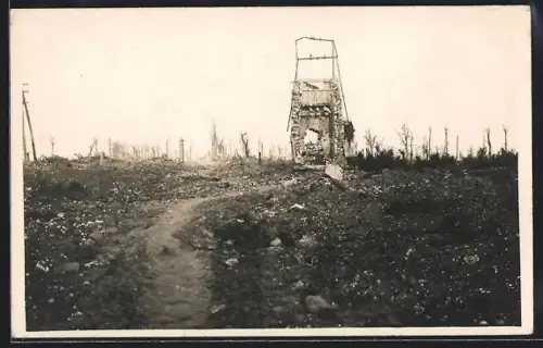 AK Fresnoy, Ruines après la bataille près de l`entrée du village