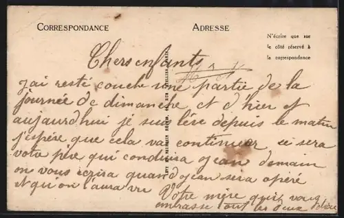 AK Boulogne-sur-Mer, Le débarquement du poisson sur le port animé
