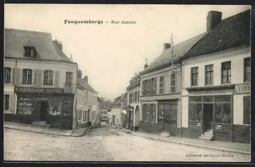 AK Fauquemberge, Rue d`Amiens avec commerces et bâtiments historiques
