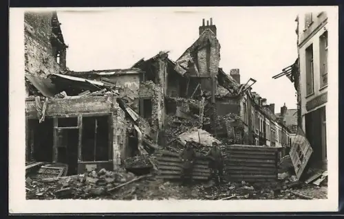 Foto-AK Bapaume, Une maison détruite