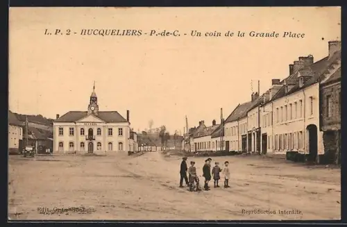 AK Hucqueliers /P.-de-C., Un coin de la Grande Place