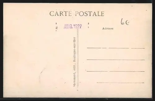 AK Wimereux /P.-de-C., Rue de la Gare avec maison à l`angle et vue sur la rue sinueuse