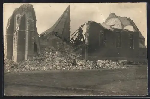 AK Fouquières, Église détruite après la destruction du 6 mai 1917