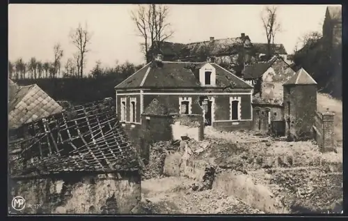 AK Beaumont, Village détruit pendant la Bataille de la Somme en 1916