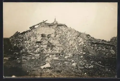 AK Bertincourt, Église en ruines après bombardement