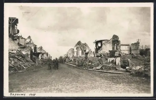 AK Bapaume, Rue en ruines après la guerre 1918