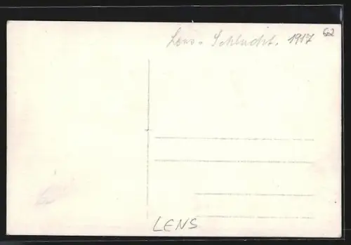 AK Lens, Pont détruit avec soldats et chevaux dans un paysage de guerre