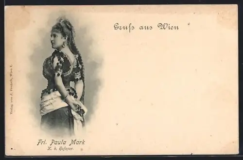 AK Opernsängerin Paula Mark im Kostüm
