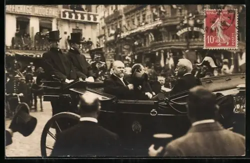 AK Poincare in einem Auto durch die Strasse fahrend