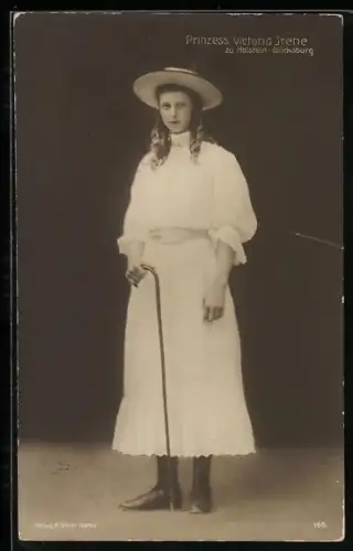 AK Portrait Prinzess Victoria Irene zu Holstein-Glücksburg im Kleid mit Stock