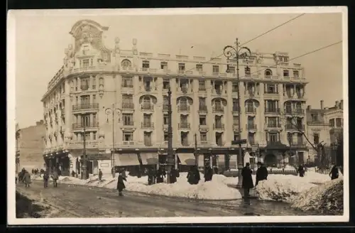 Foto-AK Bukarest, Hotel Athene im Winter
