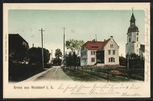 AK Walddorf i. S., Strassenpartie mit Wohnhaus und Kirche