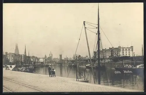 AK Cöln, Partie am Hafen, Frachtkähne an der Kaimauer