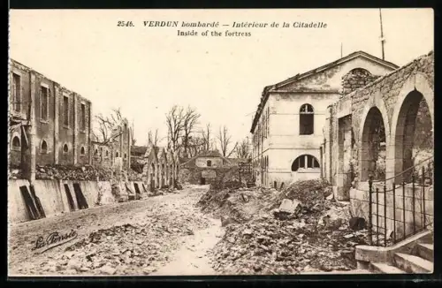 AK Verdun, Intérieur de la Citadelle bombardée