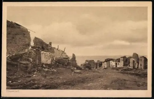 AK Haumont, Vue des ruines du village après la destruction