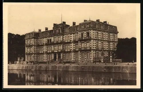 AK Verdun, Le Cercle Militaire, Das Offizierskasino reflektiert am Wasser