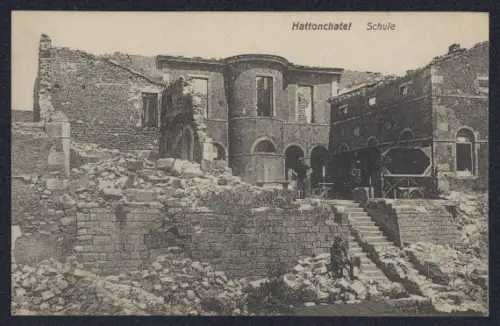 AK Hattonchâtel, École en ruines après la guerre