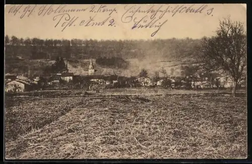 AK Lissey, Vue du village avec église et collines en arrière-plan