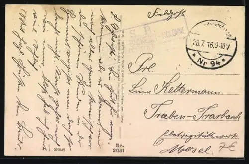 AK Stenay, Vue sur la rue principale avec église en arrière-plan