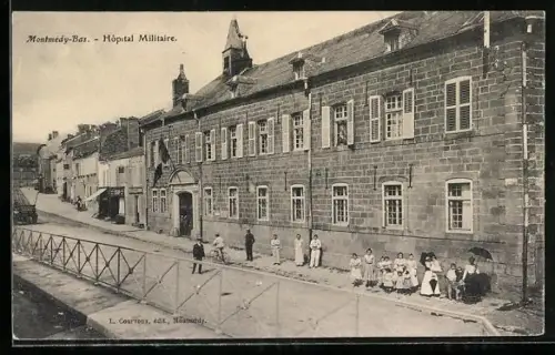 AK Montmédy-Bas, Hôpital Militaire et enfants devant le bâtiment