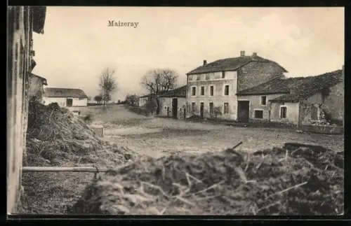 AK Maizeray, Vue du village avec maisons et chemin rural