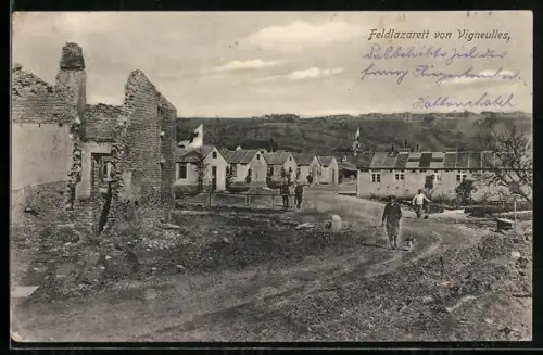 AK Vigneulles, Hôpital de campagne avec bâtiments en arrière-plan